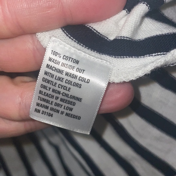 •CROWN & IVY•WHITE & BLACK STRIPED  RUFFLE LONG SLLEVE SCOOPNECK TOP SIZE PL - Picture 6 of 7